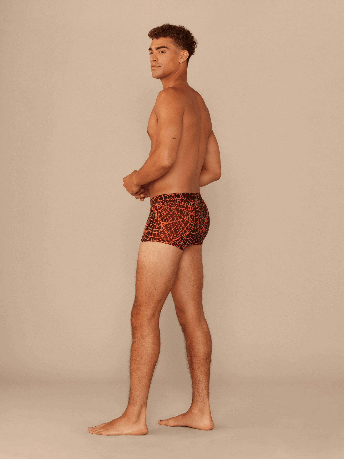 UltraModal™ FeelFree Trunk | Caught in a Web