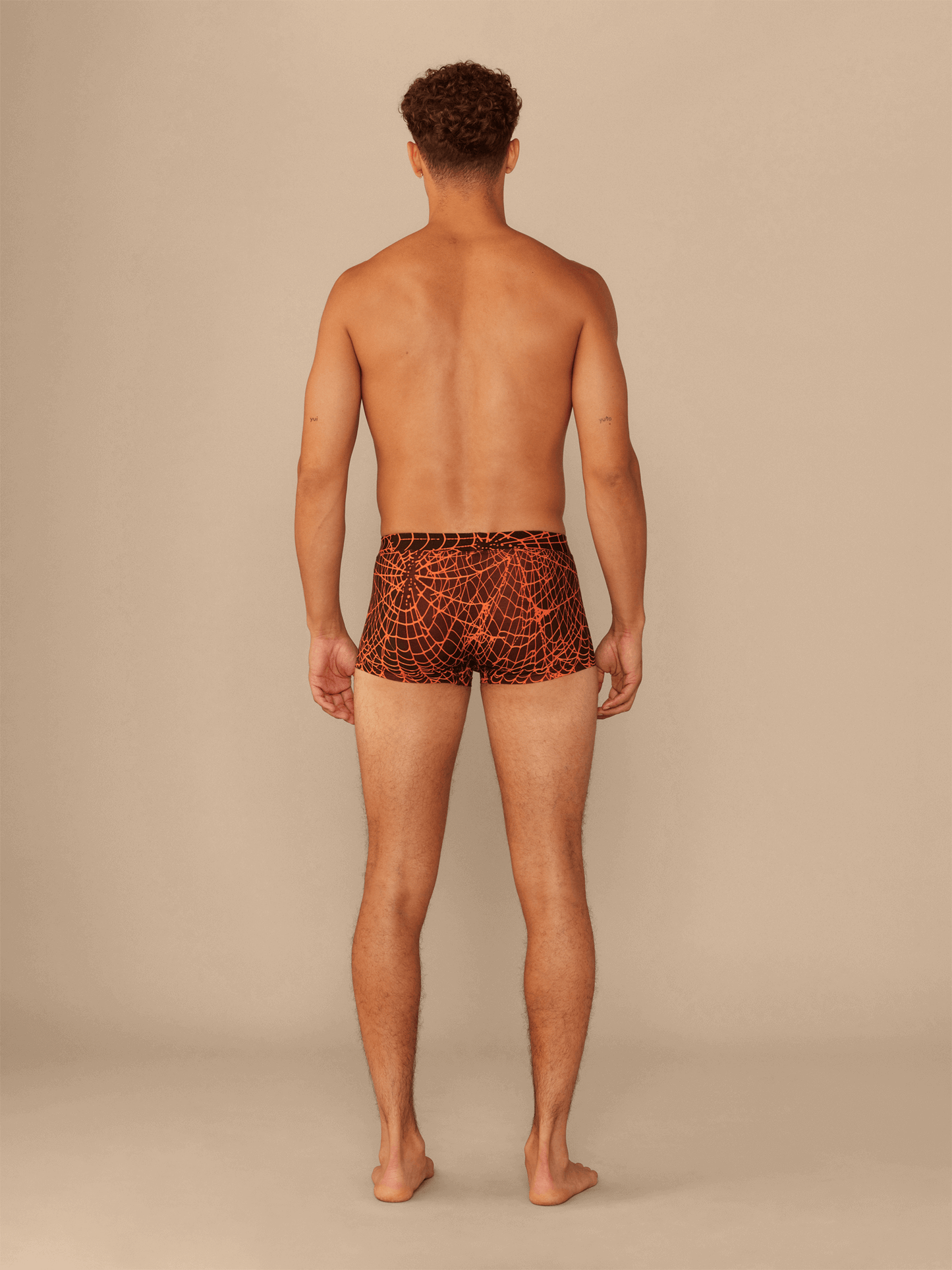 UltraModal™ FeelFree Trunk | Caught in a Web
