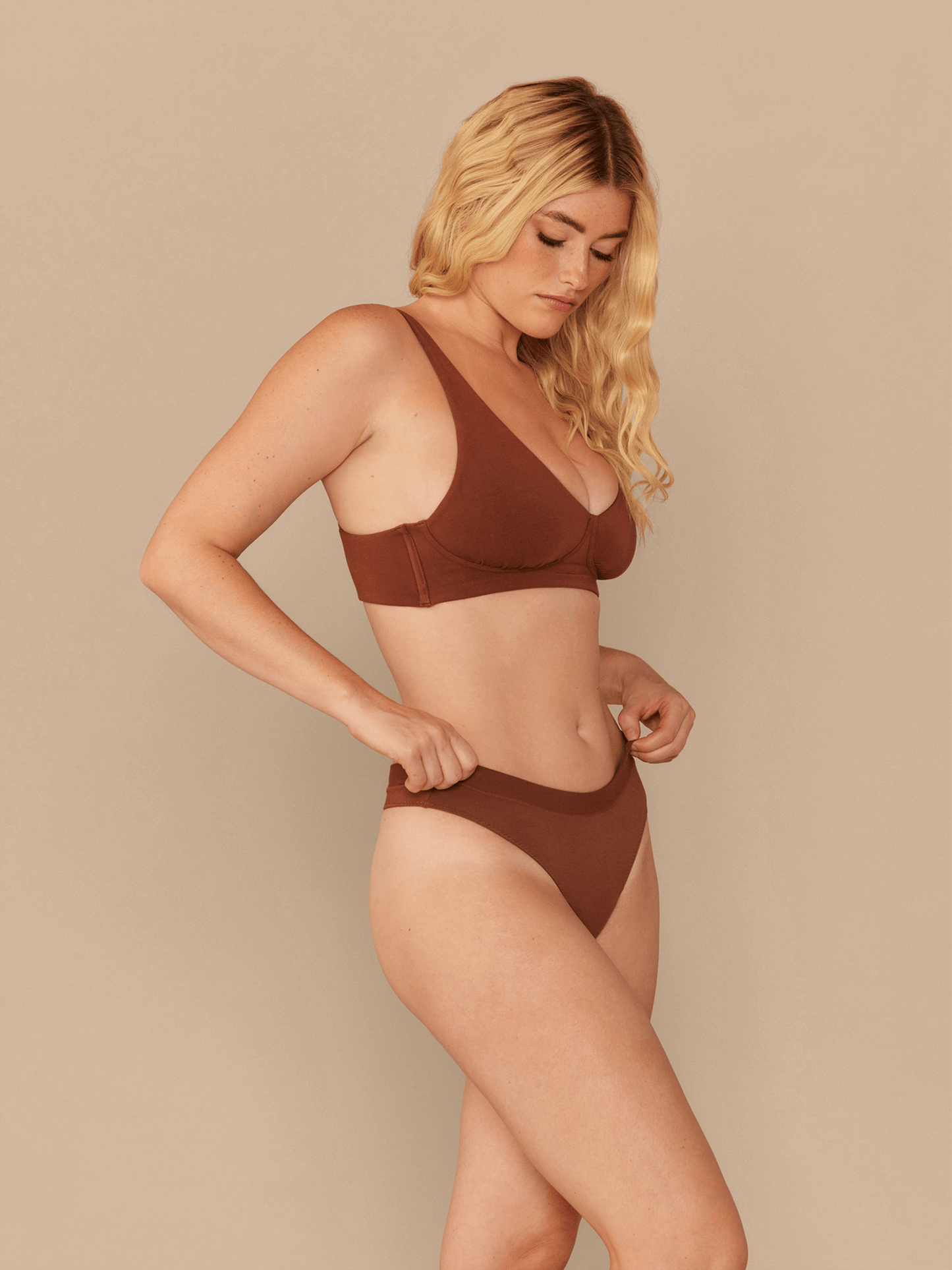 UltraModal™ FeelFree Thong | Cedar Wood