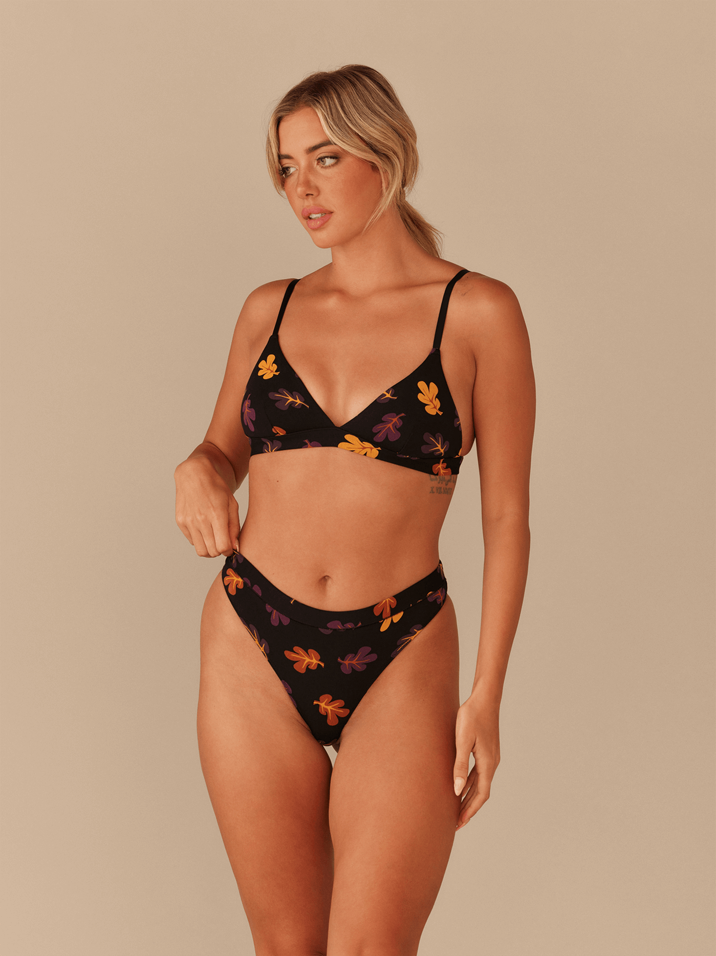 UltraModal™ FeelFree Thong | Fall Leaves