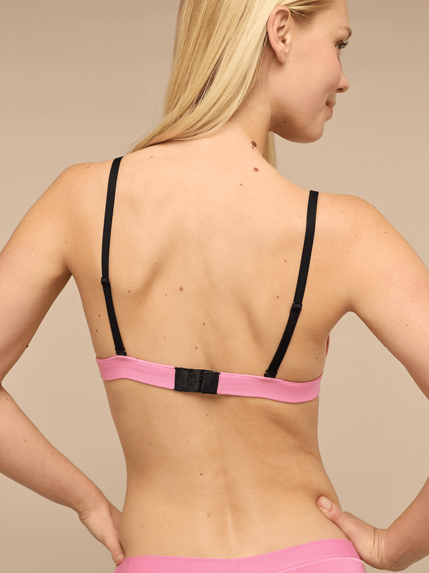UltraModal™ FeelFree Triangle Bralette | Pop Pink