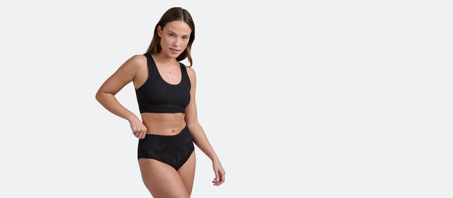 All Over Lace Scoop Bralette | Black