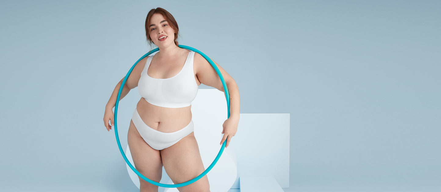 MoveMe Scoop Bralette | White