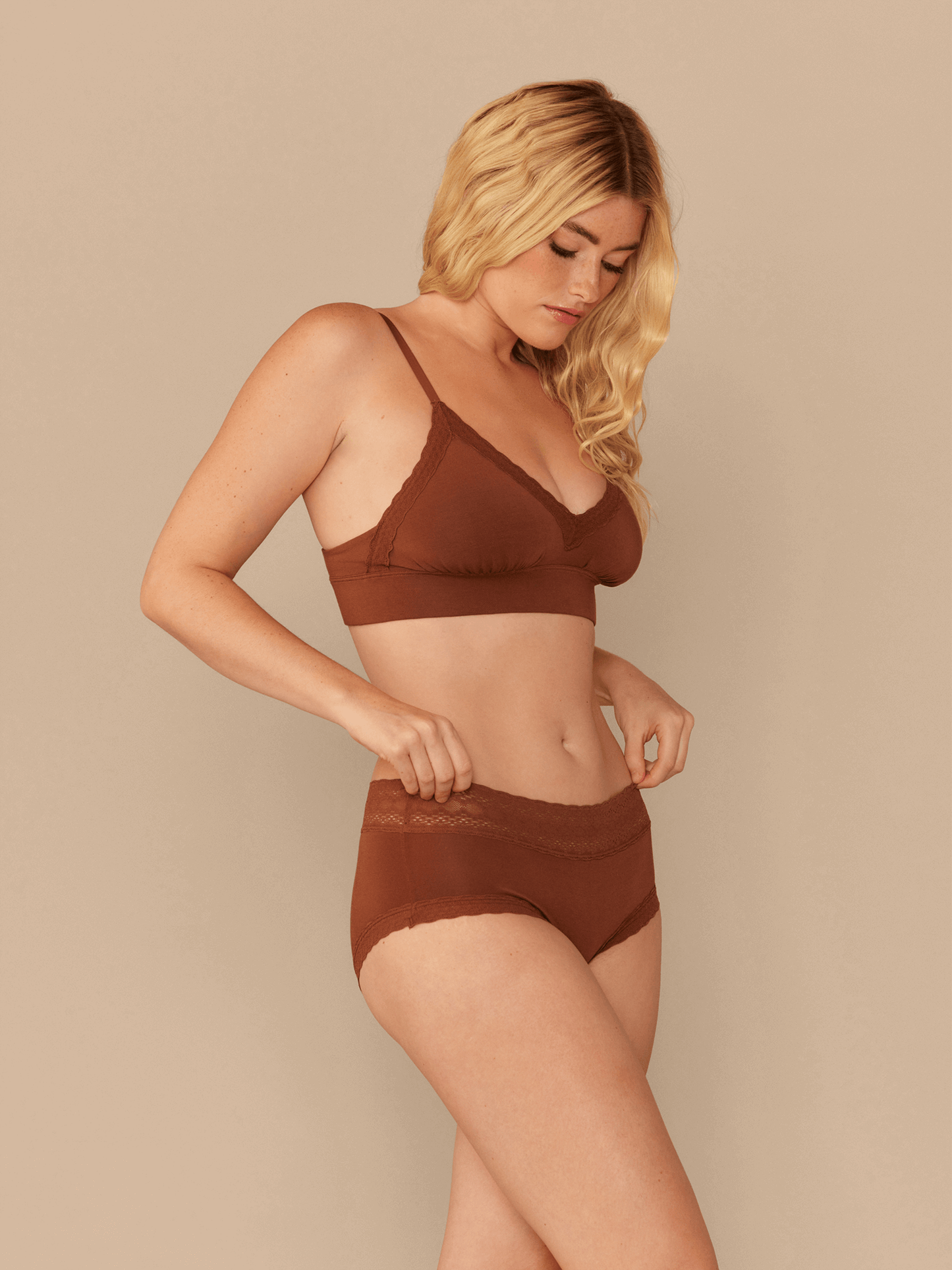 UltraModal™ Lace Hipster | Cedar Wood